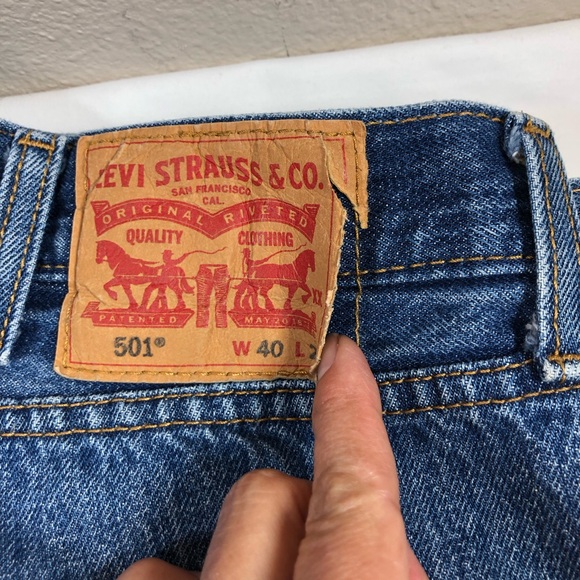 Levi’s 501 Cotton Medium Wash Button Fly Straight Fit Mens Jeans 40 X 29 - Picture 8 of 16